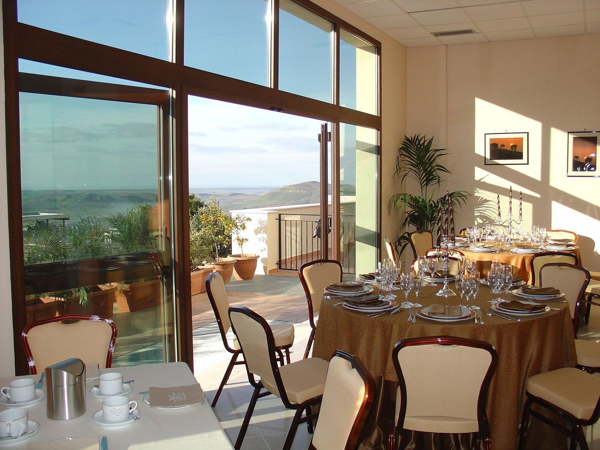 Hotel Villa Mokarta Salemi Restoran fotoğraf