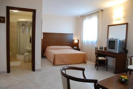 Hotel Villa Mokarta Salemi Oda fotoğraf